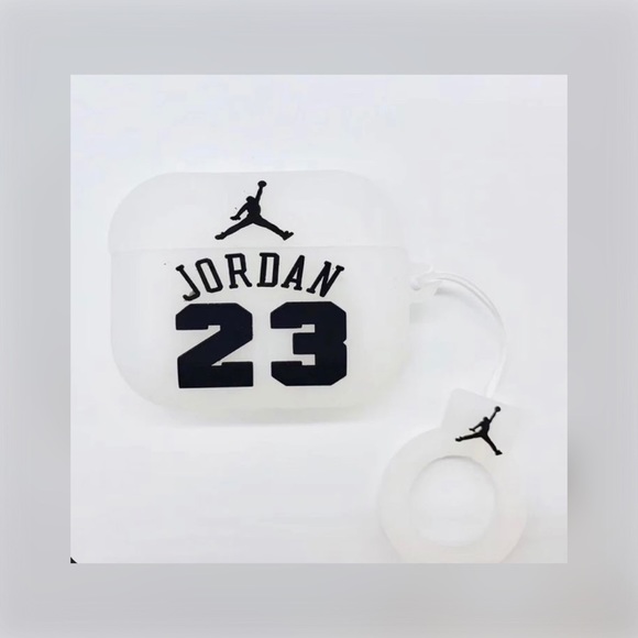 AIRPOD PRO SILICONE PROTECTIVE CASE W/KEYRING - Picture 2 of 3